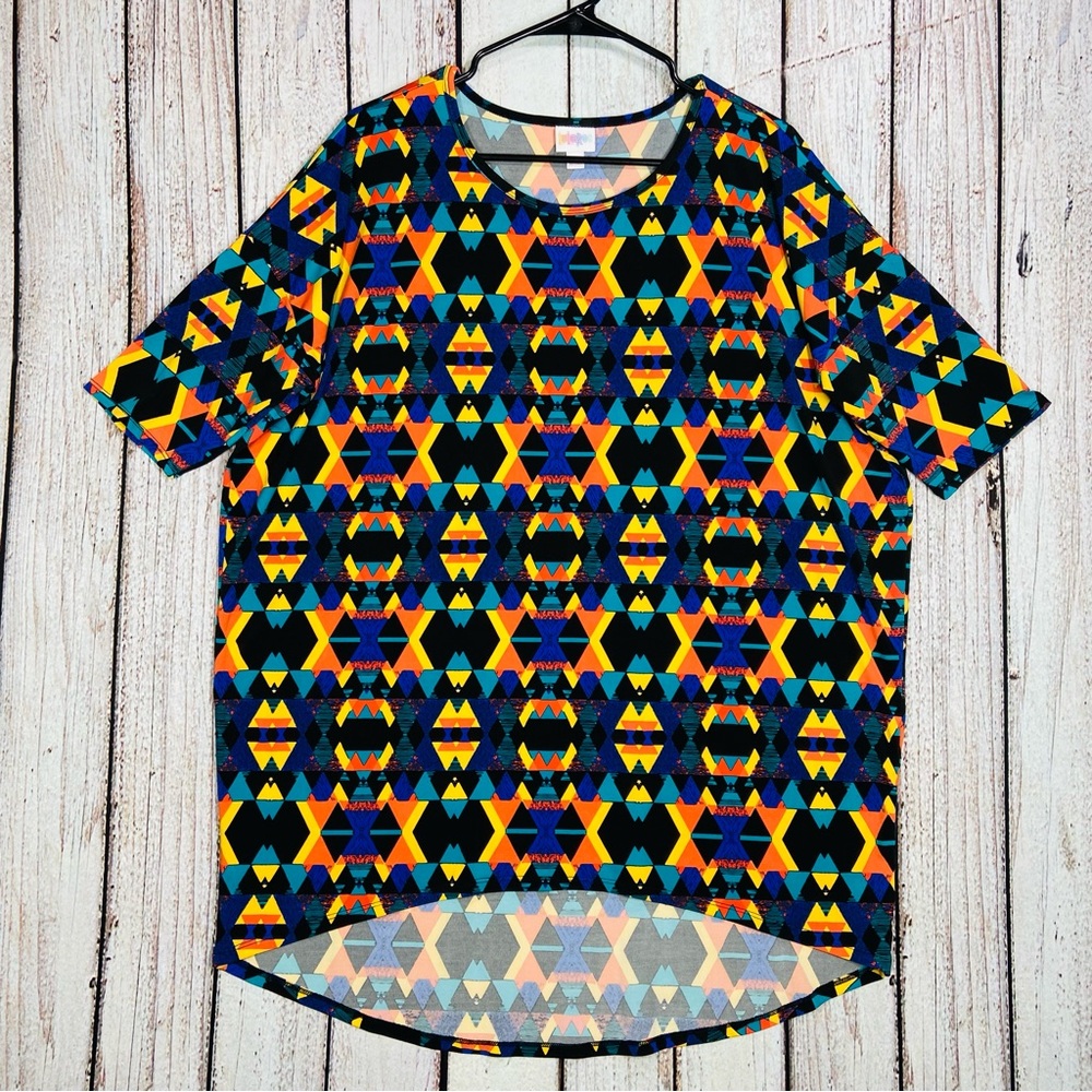 Lula Roe Shirt Womens Size Medium Tunic Top Geometric Prints Short Sleeve